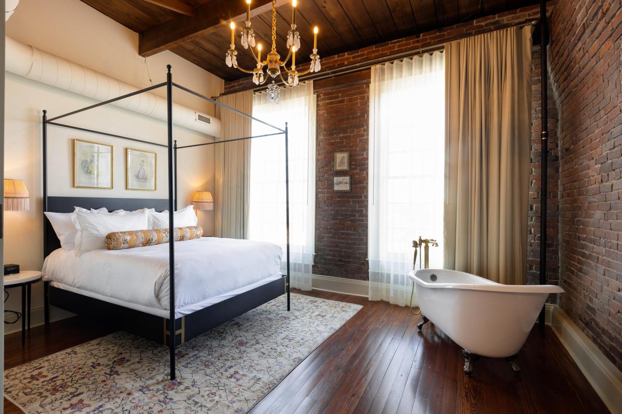 Hotel Cleo, Knoxville Downtown, A Tribute Portfolio Hotel Bagian luar foto