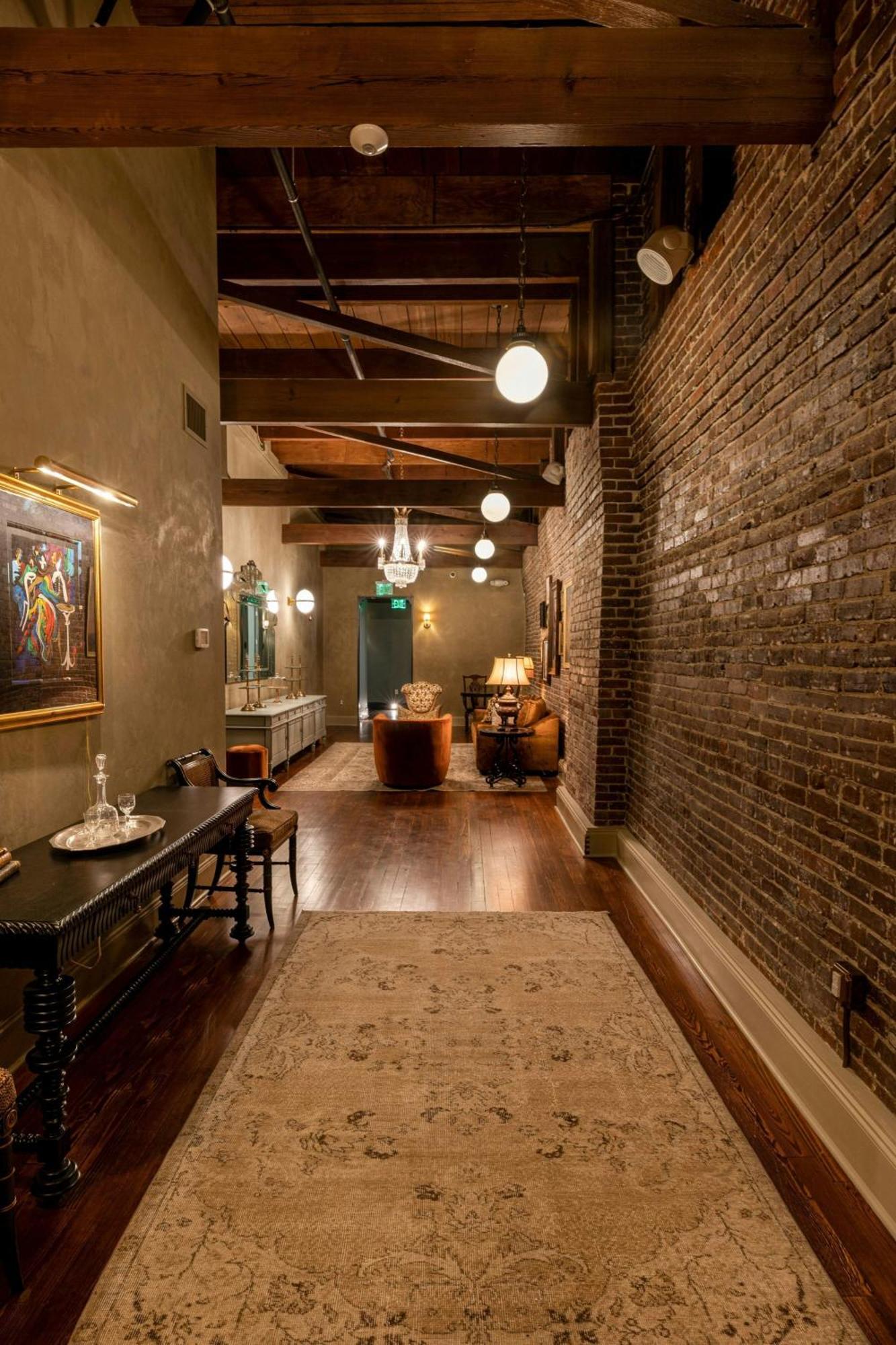 Hotel Cleo, Knoxville Downtown, A Tribute Portfolio Hotel Bagian luar foto