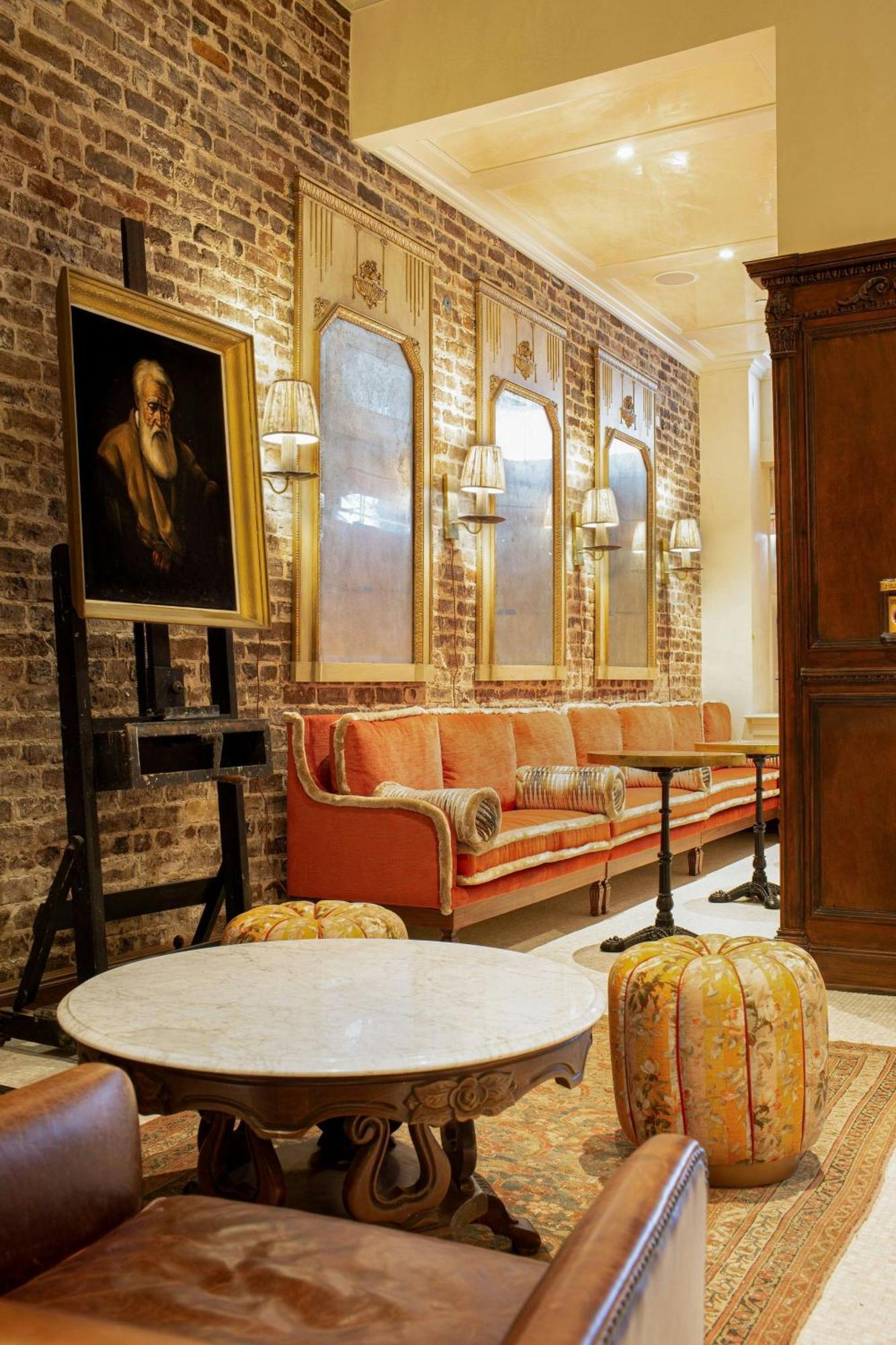 Hotel Cleo, Knoxville Downtown, A Tribute Portfolio Hotel Bagian luar foto